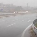 Nevreme počelo na mestu na kojem niko nije očekivao Isplivali snimci oluje, zatvoren deo auto-puta (video)