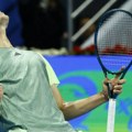 Велика сензација у дохи: Млади Чех приредио ново чудо, елиминисао петог тенисера света
