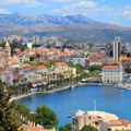 Odvratan prizor zgrozio turiste: Nesvakidašnja scena snimljena u moru kod Splita (video)