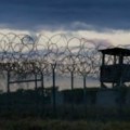 Trump kaže da planira da šalje ilegalne migrante u Gvantanamo