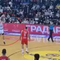 Sin srpskog košarkaša debitovao za Partizan i oduševio Grobare s pola terena, ali potez niste videli na TV-u