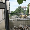 Strah da novo ne uruši staro: Stanari u Ulici kneza Miloša 44 nedelju dana blokiraju radove na susednom placu na broju 42