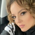 Slavica Ćukteraš nekad i SAD, sasvim svejedno: Pevačica pre 20 godina i danas izgleda isto, da li je ovo jedina promena?!