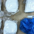 Policija kontrolisala oko 500 osoba, našli kokain, drobilicu za drogu, elektrošokere Velika racija usred noći u Nikšiću
