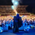 "Inicijali" premijerno u Pirotu: Dragana Mirković prvi put uživo optevala novu pesmu, a publika je zna celu, od prve do…