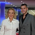 Lepa Brena i Viktor su mi s nožem upali u kuću, tvrdi komšinica i otkriva detalje drame koji su doveli do ovoga