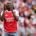 "Emirejts" pozdravio novajliju: Ebereči Eze potpisao za Arsenal (foto)