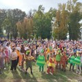 Jesenja sonata - deca iz škole "Sveti Sava" na kreativan način prikazala čari ovog godišnjeg doba