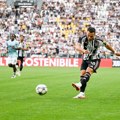 Kostić se vraća: Srpski reprezentativac crno-belu menja crveno-belom garniturom!