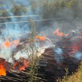 Požar u Ibarskoj klisuri i dalje bukti: Gori borova šuma, očekuje se pomoć helikoptera