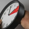 Kraj letnjeg računanja vremena: Večeras pomeramo kazaljke unazad