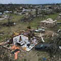 Tornado sravnio farmu u Misisipiju, preživelo 80.000 pilića koji lutaju među ruševinama