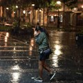 Pljušti kiša u Beogradu! Jak pljusak paralisao prestonicu, u toku večeri moguće nove vremenske nepogode