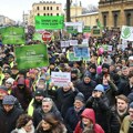 Nemci ušli u drugi dan "nedelje besa": Više od 100.000 farmera i 24.000 traktora samo u Bavarskoj