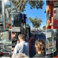 Šokantna nesreća u Zemunu: Odvalio se deo sa jednog autobusa i udario u drugi autobus u susednoj traci, vozač završio krvav…