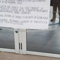 „Hipokrate, gde si ovih dana, nešto te nema“: Protestna šetnja univerzitetskih profesora u Nišu okončana ispred…