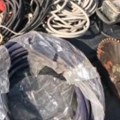 Na buvljaku prodavac posedovao blago, a nije bio svestan! Kupac uzeo robu za 2.000 dinara, gore mreže zbog snimka iz Pančeva…