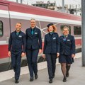 Evrostar predstavio rodno neutralne uniforme za osoblje: "Prilagođena je svim polovima, tipovima tela i ličnim stilovima"