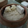 Srpske domaćice otkrile tajnu najukusnijeg kačamaka! U selu Ježevica kod Čačka održan sedmi Sabor kačamaka