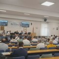 Palo disciplinovanje naprednjaka u Valjevu: Odbornici SNS glasali javno i pod prismotrom. Tek tada su izabrani članovi…