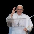 Papa poručio: JOŠ SAM ŽIV; Preskočio govor, ima problema sa disanjem
