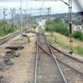 Čitaoci javljaju kuriru! Vozovi stali, železnički Saobraćaj zasad u prekidu: Umalo došlo do sudara u Zemunu, evo kad će…