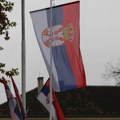 Zastava Srbije nalepljena na tablu Ambasade Kosova u Zagrebu