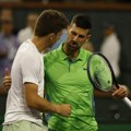 Novak izgubio, pa se naljutio na protivnika zbog ovoga! Neprijatan pozdrav na mreži, otkriveno šta mu je Srbin rekao!