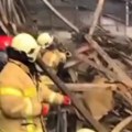 Snimak unutrašnjosti hale u Moskvi posle masakra Vatrogasci raščišćavaju ruševine u potrazi za poginulima (VIDEO)
