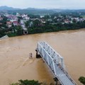 Desetine poginulih i nestalih u posledicama tajfuna Jagi u Vijetnamu