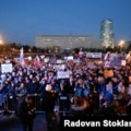 Desetine hiljada Slovaka protestuju protiv proruske politike Fica