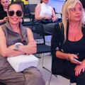 Ceca izašla u grad u običnom odelu, na nogama patike koje svi vole: Samo u rukama nosi papreni komad