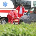 Automobil udario dete kod škole u Kragujevcu: povređeno dete prevezeno u bolnicu