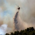 Vatra guta Eviju: Evakuisana dva naselja u omiljenom letovalištu Srba, jak vetar otežava gašenje požara