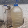 Браон вода потекла из градског водовода у Лебану: „Ко ће одговарати ако се неко разболи?“