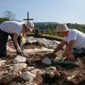 Veliko otkriće kod Užica! Arheolozi istražuju misteriozne humke, pronađena urna sa ljudskim ostacima i nakitom (foto)