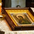 Prijedorčanka ukrala deset ikona i novac iz crkve: Policija ih našla u njenoj kući, pa je uhapsila