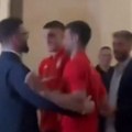 Bogdan Bogdanović ponovo glavna senzacija: Glavom udario u popa i nasmejao sve! (VIDEO)