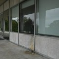 Bačen Molotovljev koktel na "Kuću cveća": Pretio da će sve da zapali! Policija ga privela