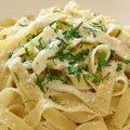 Ако немате много времена за кување: Кремаста паста са павлаком и пармезаном