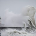 Vetar će bacati krovove i otkidati delove zgrada! Jezivo upozorenje stiglo građanima ove evropske zemlje: "Vreme je opasno po…
