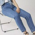 Mom jeans se vraćaju u velikom stilu: Kultni model iz osamdesetih dominira sezonom proleće/leto 2026. Your Summer Break: Steve…