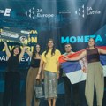 Srbija među najuspešnijima u Evropi: Učenička kompanija Moneta Works iz Novog Sada osvojila čak sedam nagrada i priznanja na…