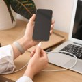 Punite telefon preko laptopa: Evo šta se zaista dešava sa baterijom vašeg telefona