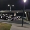 Sukob navijača Dinama i Hajduka na zagrebačkom aerodromu: Snimak tuče osvanuo na mrežama (video)