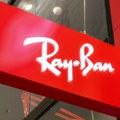 Rat za carstvo Ray-Ban naočara: Kako se nasledstvo od 46 milijardi dolara pretvorilo u porodični pakao