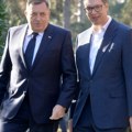 Vučić stigao u Banjaluku, dočekao ga Dodik