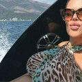 Pevačica oduševila sve izgledom posle porođaja: Nekada kuburila sa kilogramima, sada se skinula i....