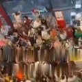 Hiljade ljudi zaglavljeno Spavaju na podu, kilometarski redovi, evo šta se dešava na aerodromima u Rusiji (video)