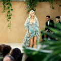 Mediteranski glam: kako se obući za more, koktele i magiju zalaska sunca
